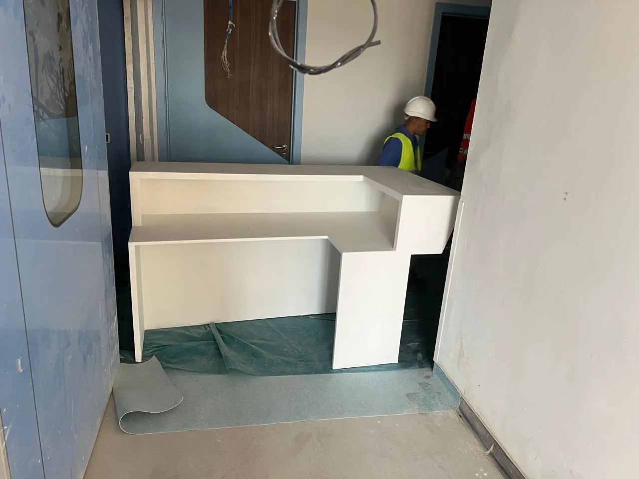 Seamless integrated Corian basin — Trend Bois