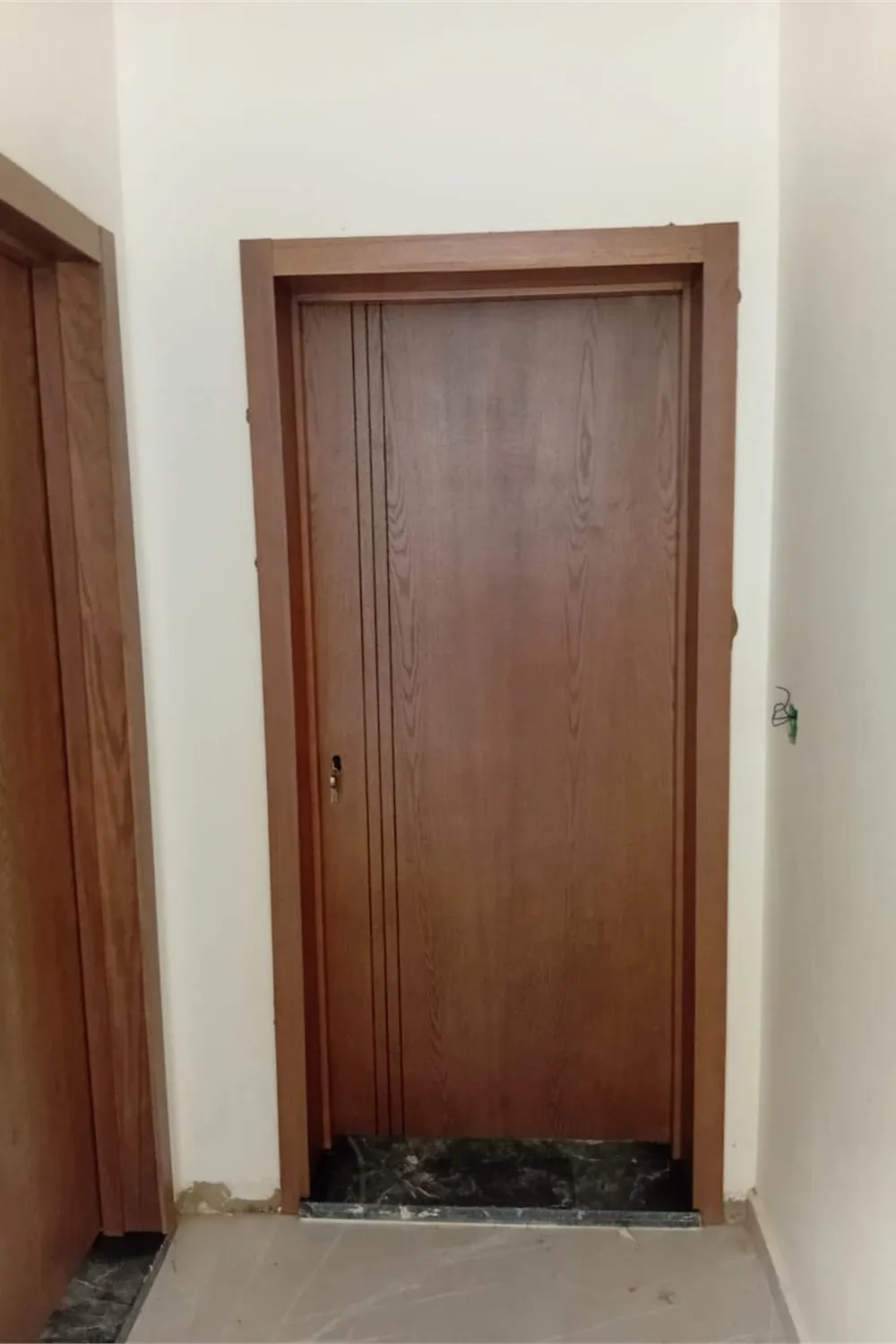 Porte en chêne finition lisse — Trend Bois Maroc